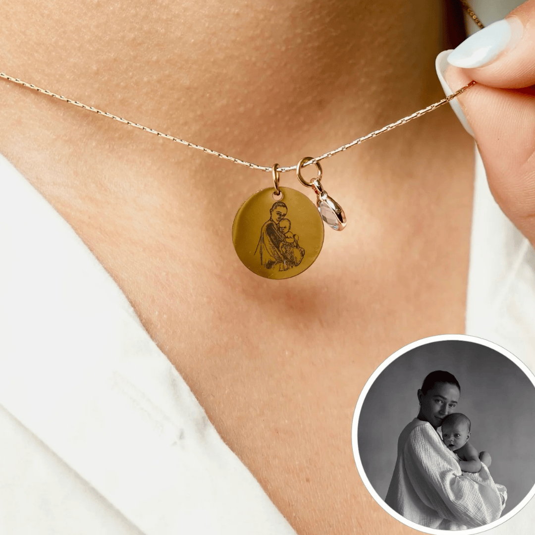 COLLAR CON RETRATO Y CRISTAL PERSONALIZADO